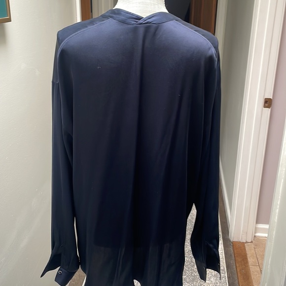 COPY - Vince silk blouse - Picture 2 of 5